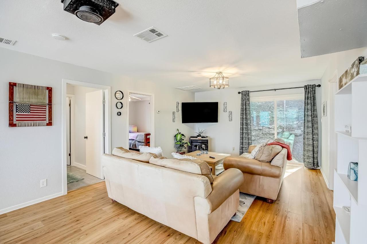Lakeview Lodge Spicewood Εξωτερικό φωτογραφία