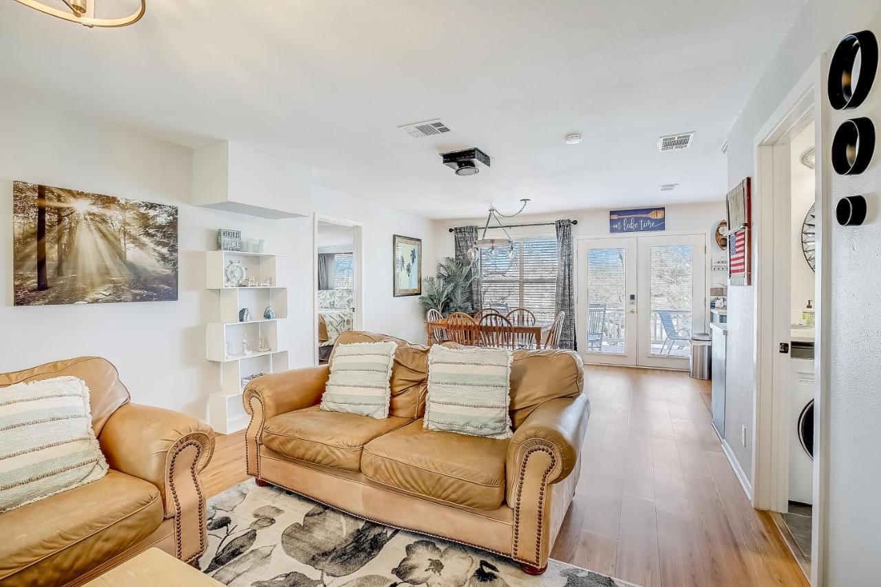 Lakeview Lodge Spicewood Εξωτερικό φωτογραφία