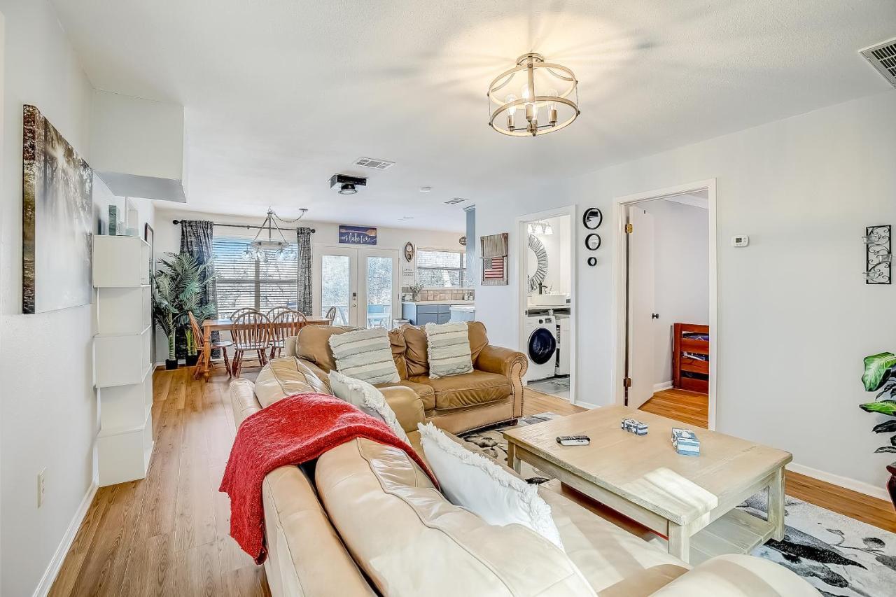 Lakeview Lodge Spicewood Εξωτερικό φωτογραφία