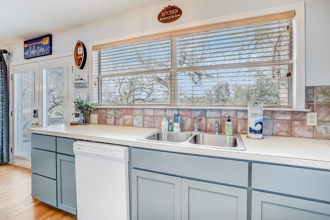 Lakeview Lodge Spicewood Εξωτερικό φωτογραφία